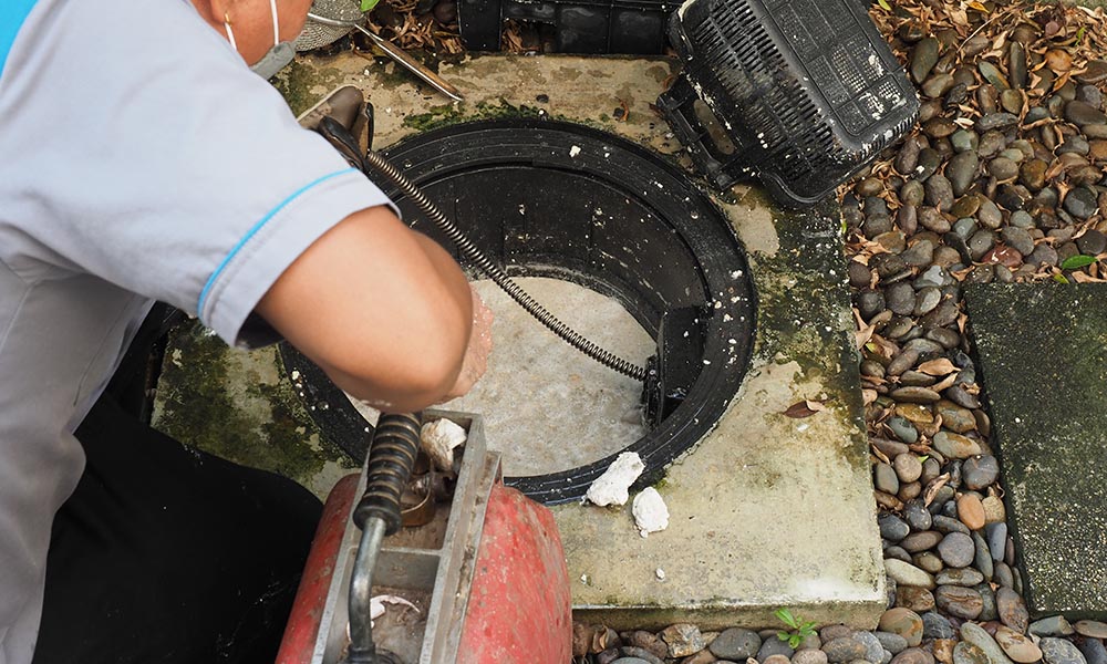 clearing-blocked-drains